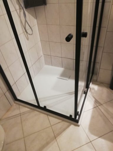 niedriger Einstieg in die Dusche